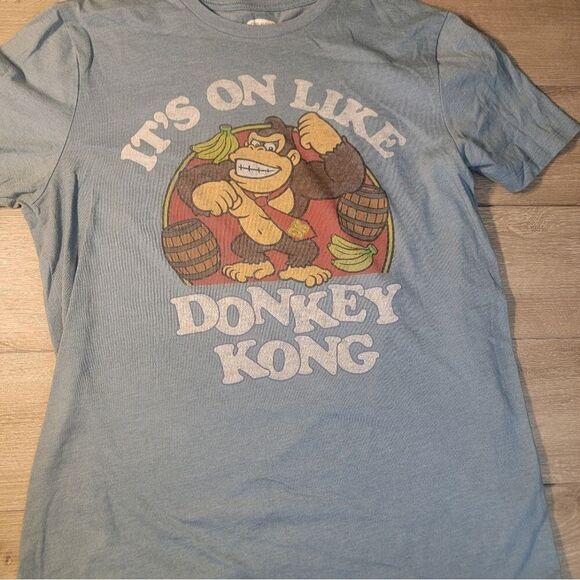Old Navy It's On Like Donkey Kong Graphic Gaming Tee Men Blue Gamer Video Game - Picture 8 of 8